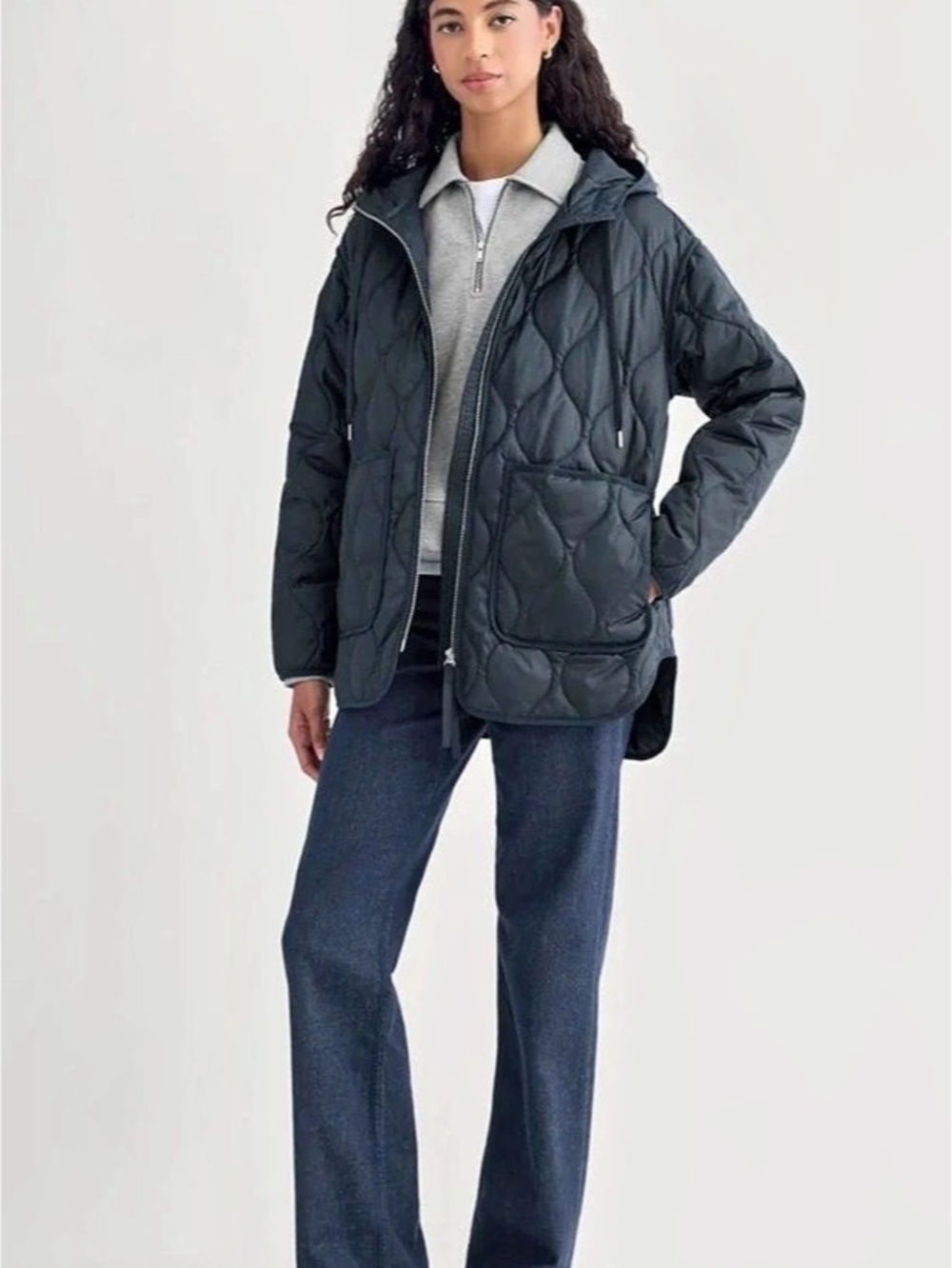 Everlane The ReNew Quilted Hooded Liner Jacket in navy